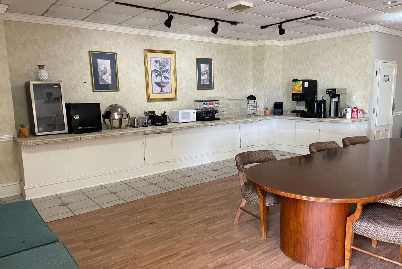 Days Inn By Wyndham Ozark Luaran gambar