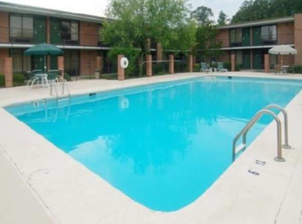 Days Inn By Wyndham Ozark Kemudahan gambar